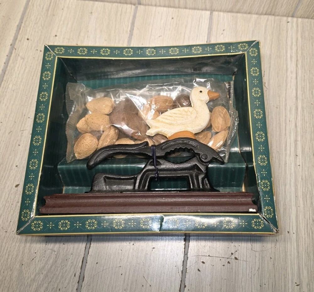 Vintage 2003 Sherwood Old Fashioned Cast Iron Nutcracker Duck Home Decor New